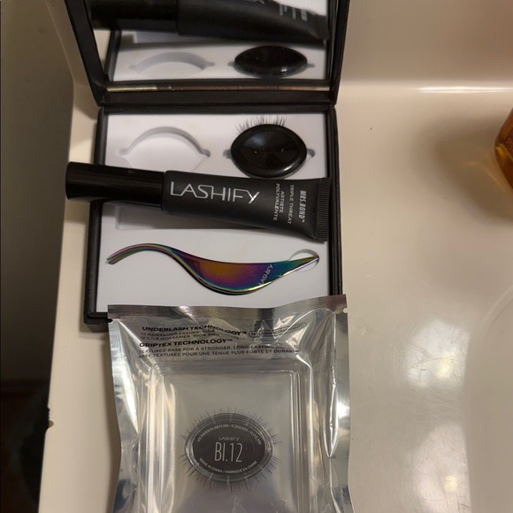 LASHIFY bundle - Picture 7 of 7